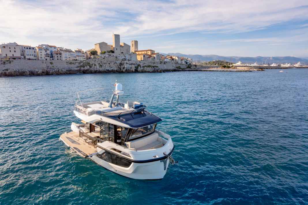 When form follows function: the Polish shipyard Galeon is breaking new ground in design with the
430 EXP.