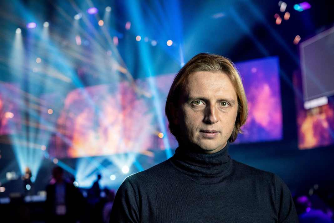 Nik Storonsky, Gründer der Finanzplattform Revolut, steht vor Gericht, weil er beim Kauf einer 102-Meter-Yacht angeblich den Yachtbroker umgangen haben soll. Dieser klagt nun seine Provision ein: 17,5 Millionen Euro.
