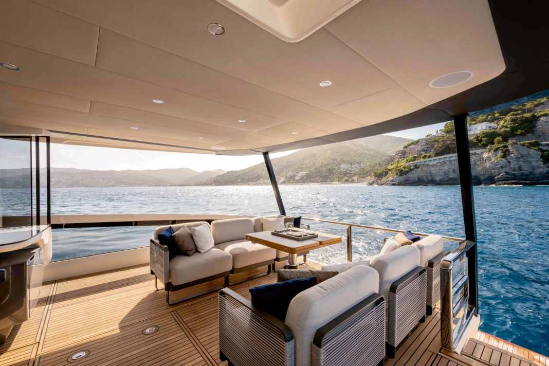 The lounge area at the stern is fitted with movable furniture.