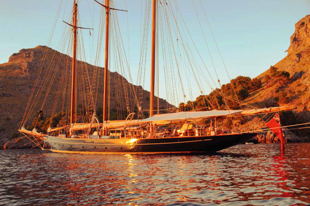 Die Segelyacht misst 54,35 Meter