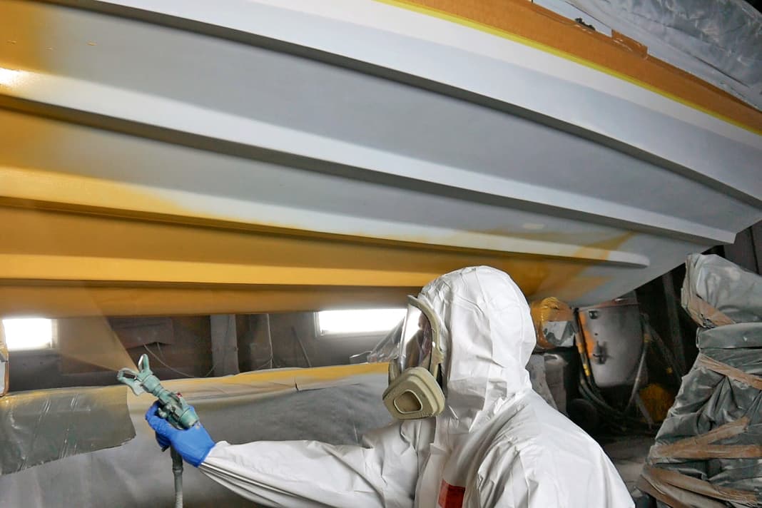 Der fünfte Teil des Refit-Projektes zeigt den Aufbau eines neuen Antifoulings.