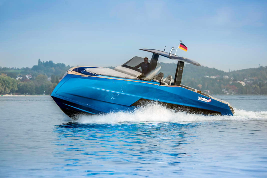 Die Astondoa 377 Coupé ist zweifellos in jedem Hafen ein Hingucker. Auch die Fahreigenschaften und die Verarbeitung konnten überzeugen