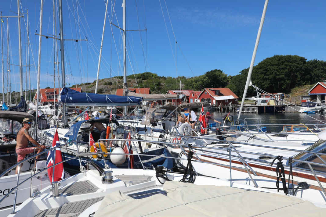 Packages are of course available at the guest jetty at Nordkoster. Some crews even come in small groups with several yachts