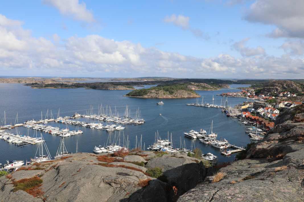 Blick vom Vetteberget auf Fjällbacka