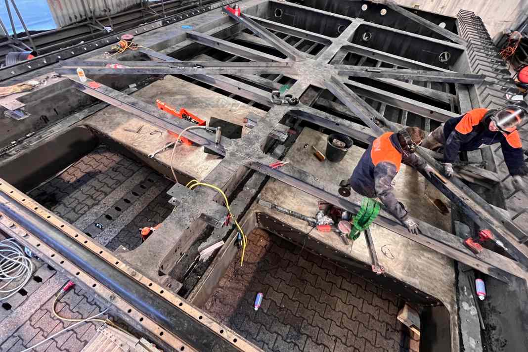 Complex work on the completion of the two gate wings.