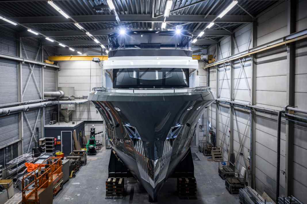 Noch stehen die 26 Meter in der Halle.