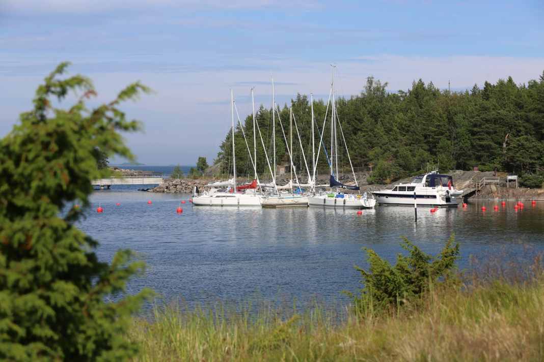 Le port d'accueil au nord de l'île.