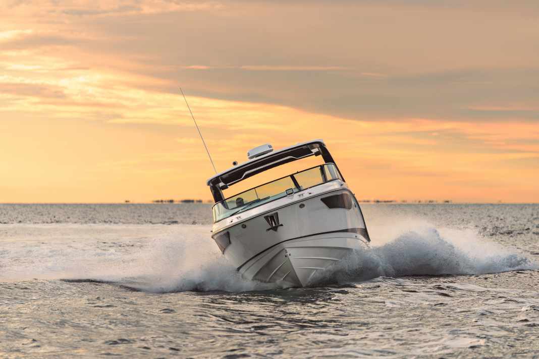 Die neue Sea Ray SLX 360 Outboard.