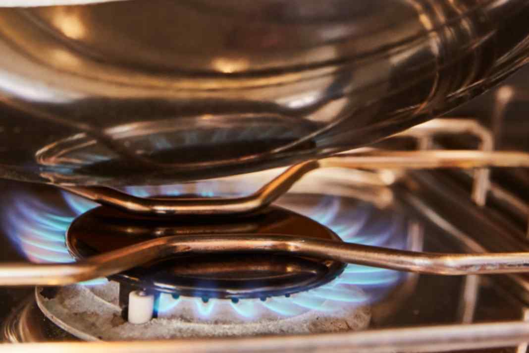 Butane and propane gas burn odourlessly. The fuel has a high energy density.