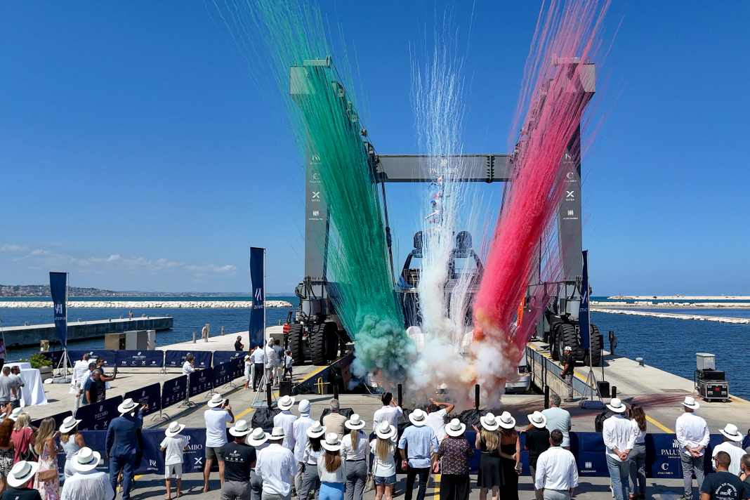 Bella Italia: The colours of the Italian flag go up in smoke in front of the ISA Viper 130.