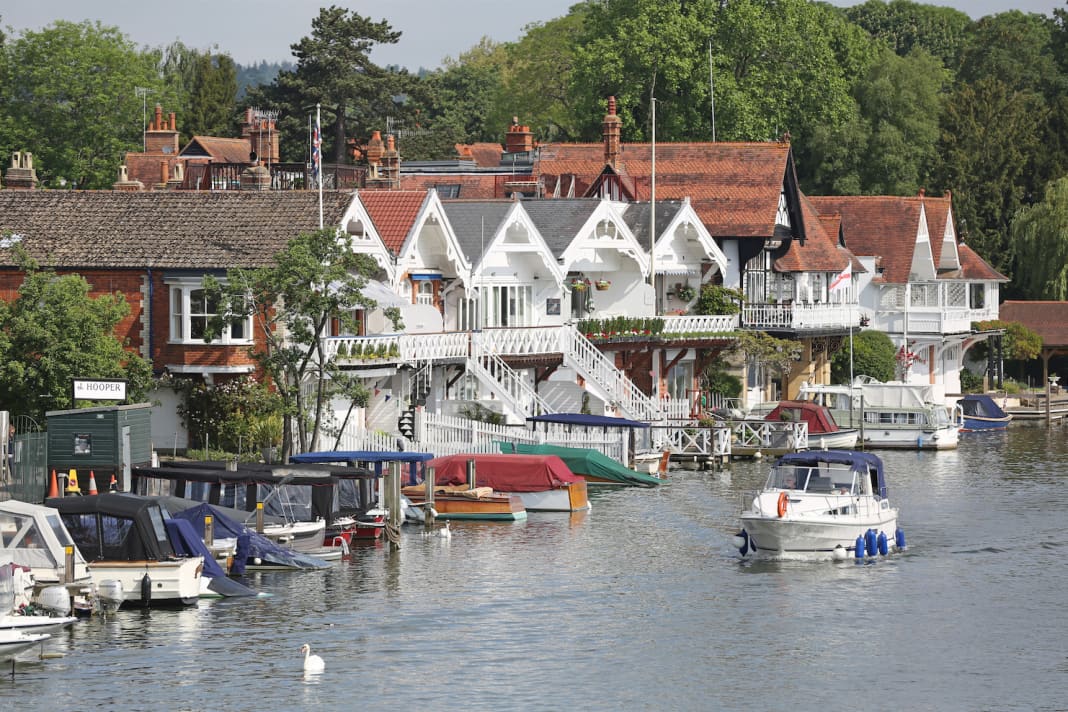 Waterfront living on the Thames hasn't just been popular since yesterday