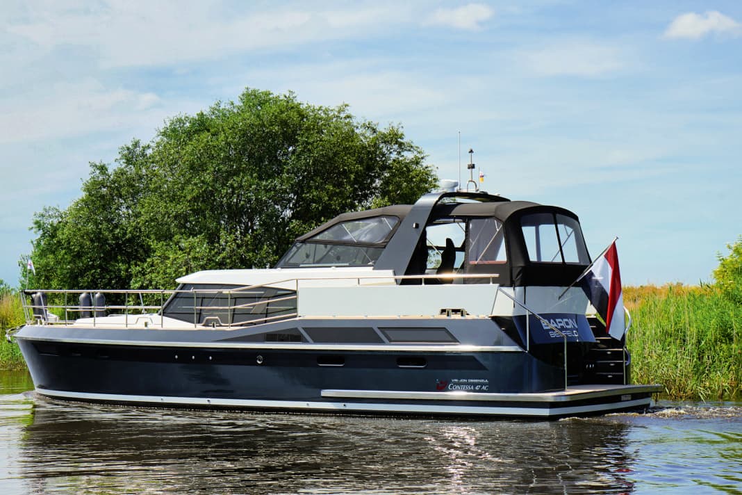 The Contessa 47 AC is a cosy and comfortable way to travel on canals and rivers