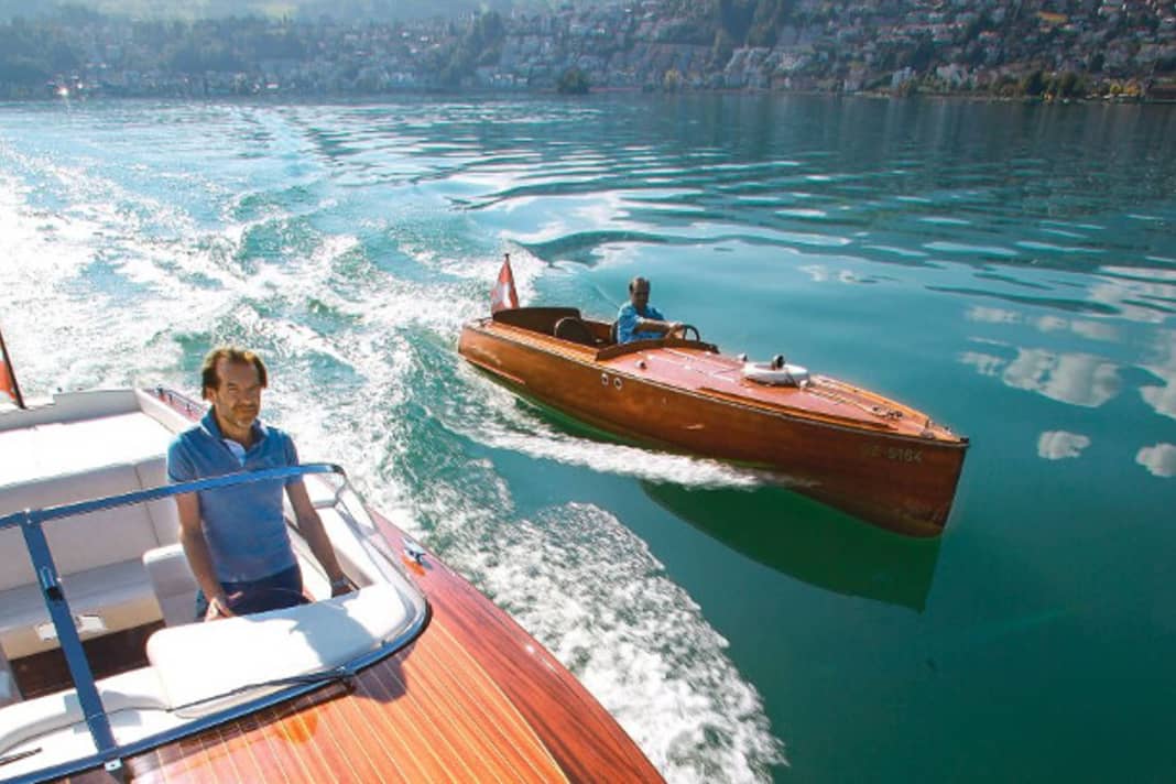 Sometimes you have to look closely to distinguish a new model from an old one, because nothing has changed in the fine woodworking.