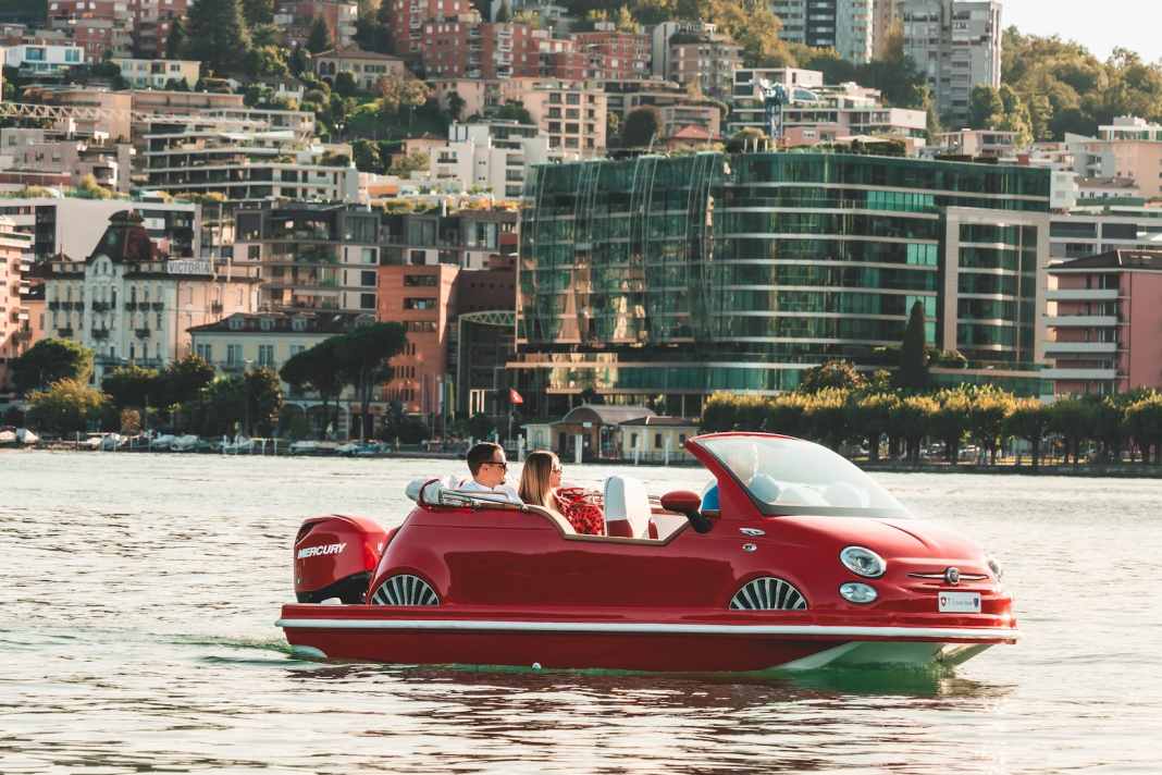 This sight is certainly one of the most bizarre things you can see on the water