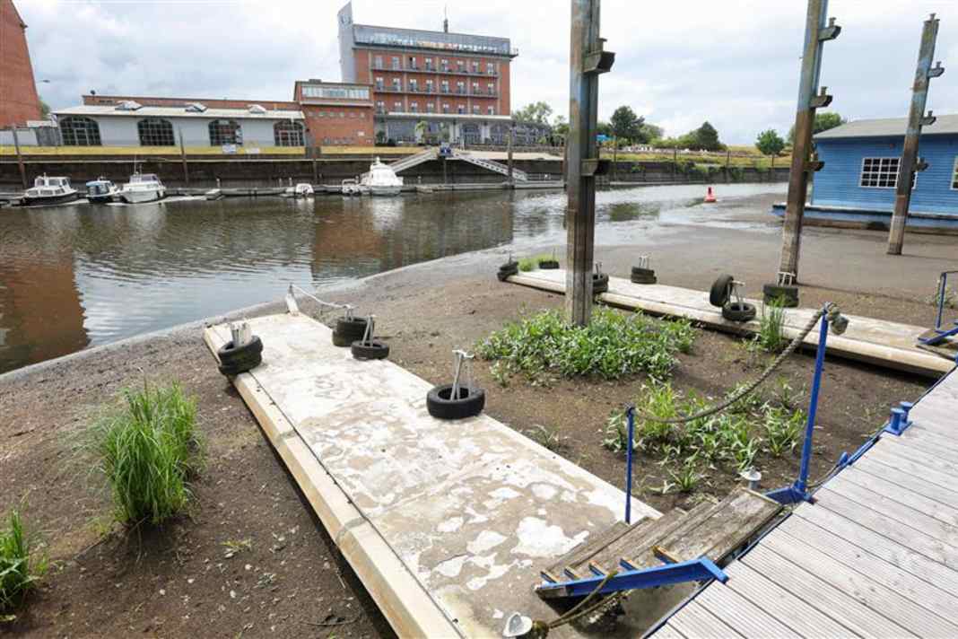 Lack of rain: the harbour in Dömitz is closed due to the low water level.