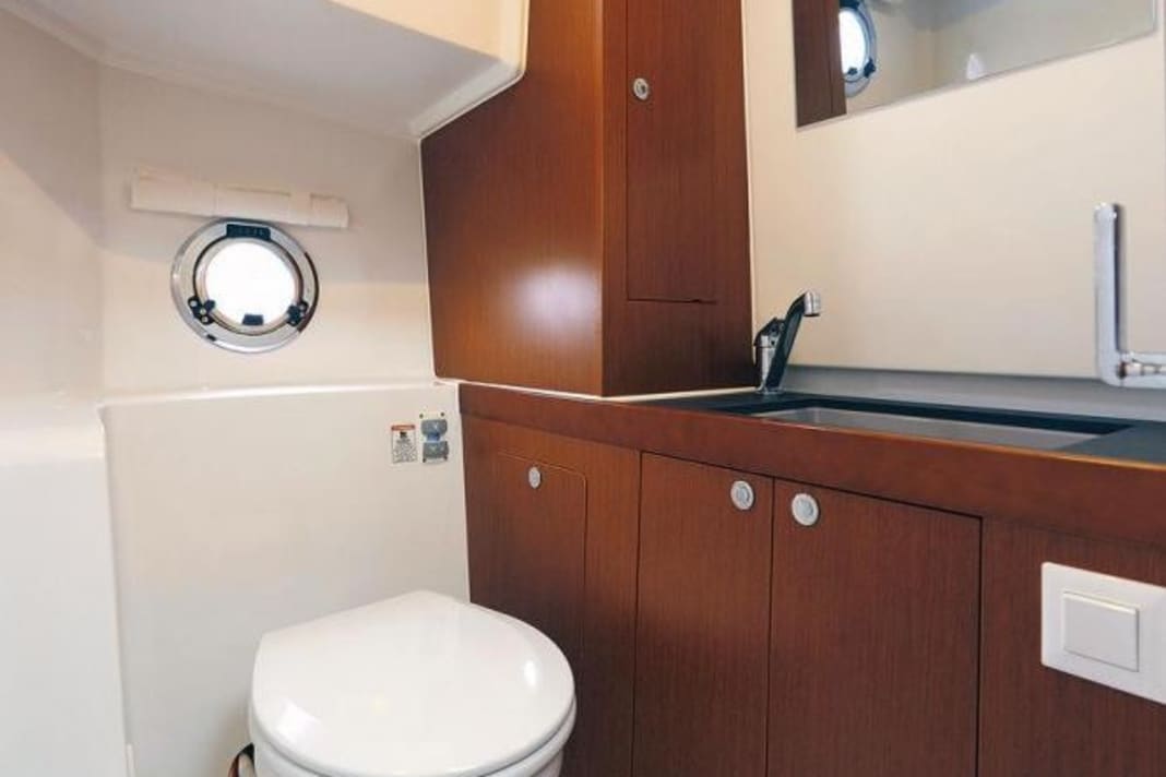 Beneteau Swift Trawler 30: WC-Raum