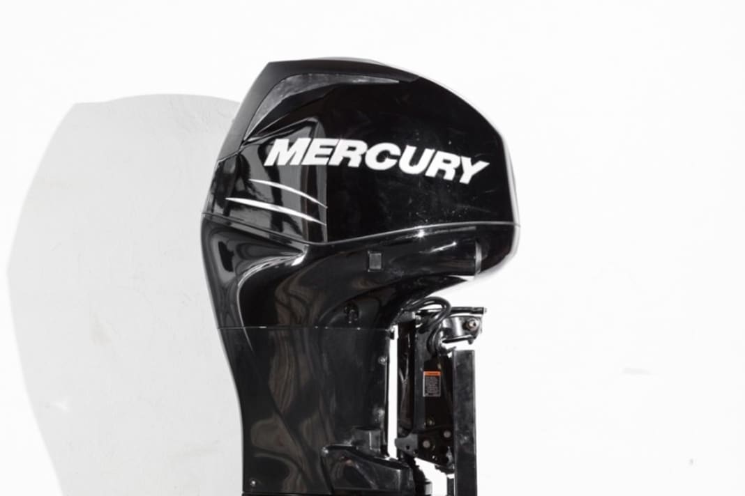 Outboard motor test This year we took a close look at the 200 hp class. This includes engines with small and large displacements, supercharged engines and a two-stroke engine.