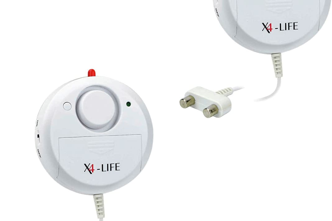 The models from X4-Life and Easick (approx. €8.50 and €16 respectively, Amazon) have a sensor with cable