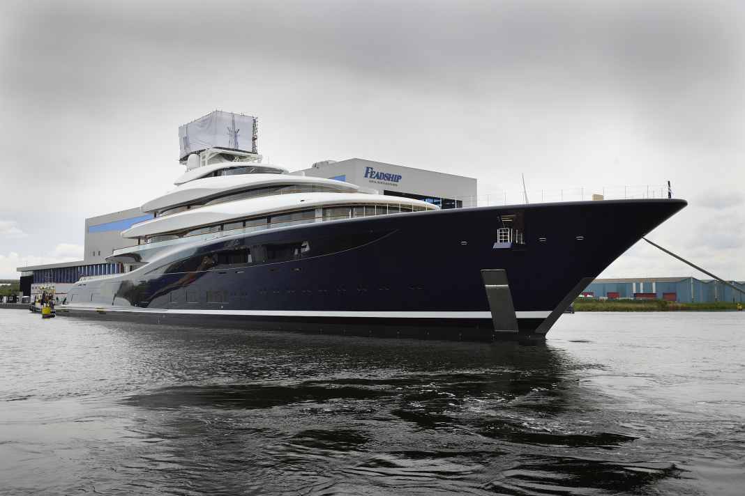 The almost 119 "hydrogen" metres came into their element at Feadship in Amsterdam