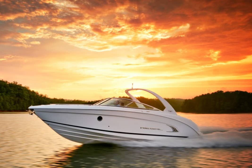 The new Regal 3200 Bowrider.