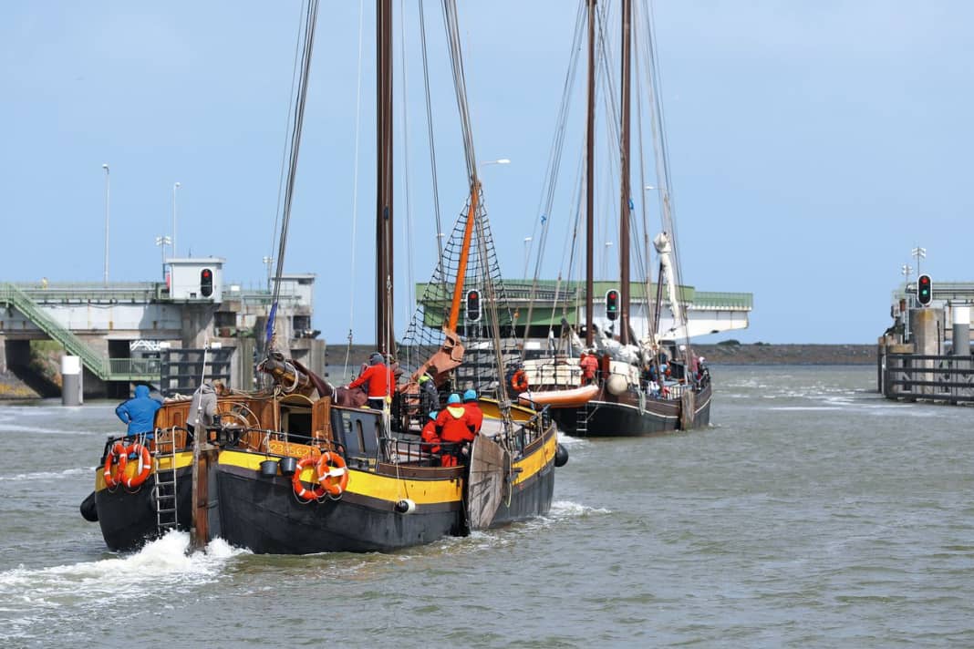Passage of the swing bridges of Kornwerderzand