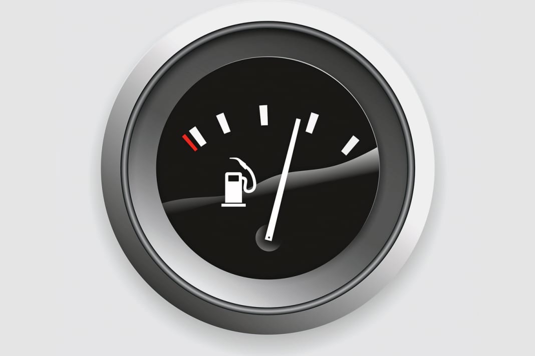 Electronic assistance is required to retrieve the current level in the tank. Skippers should be attentive