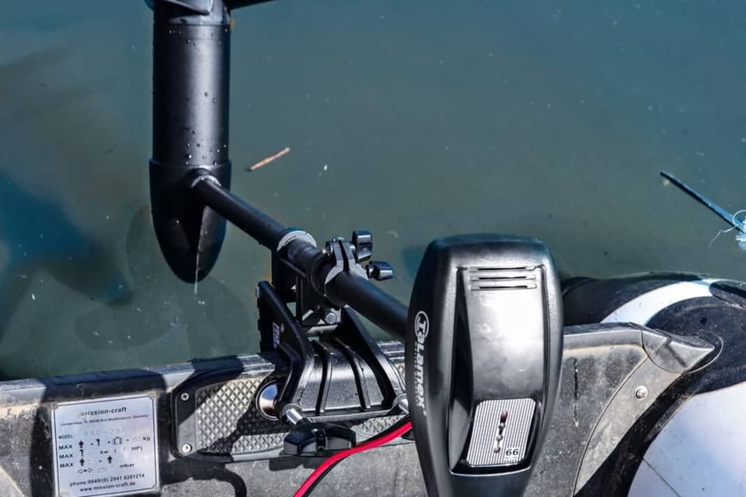 Tilting can take place in several stages