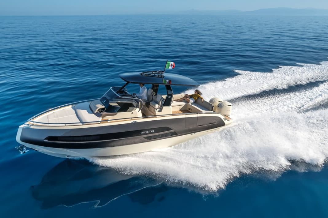 Invictus GT320S: The attention to detail and the dynamic lines drawn by Christian Grande are the style of the house