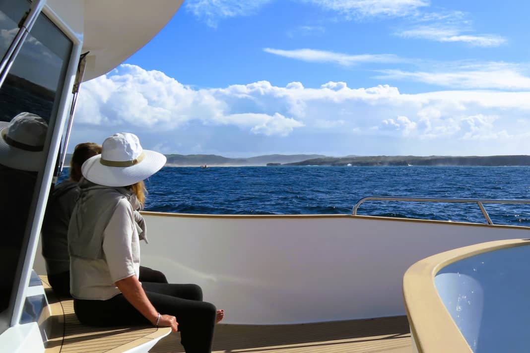 In Begleitung hat der Bootseigner Pierre Colin den Atlantik überquert
