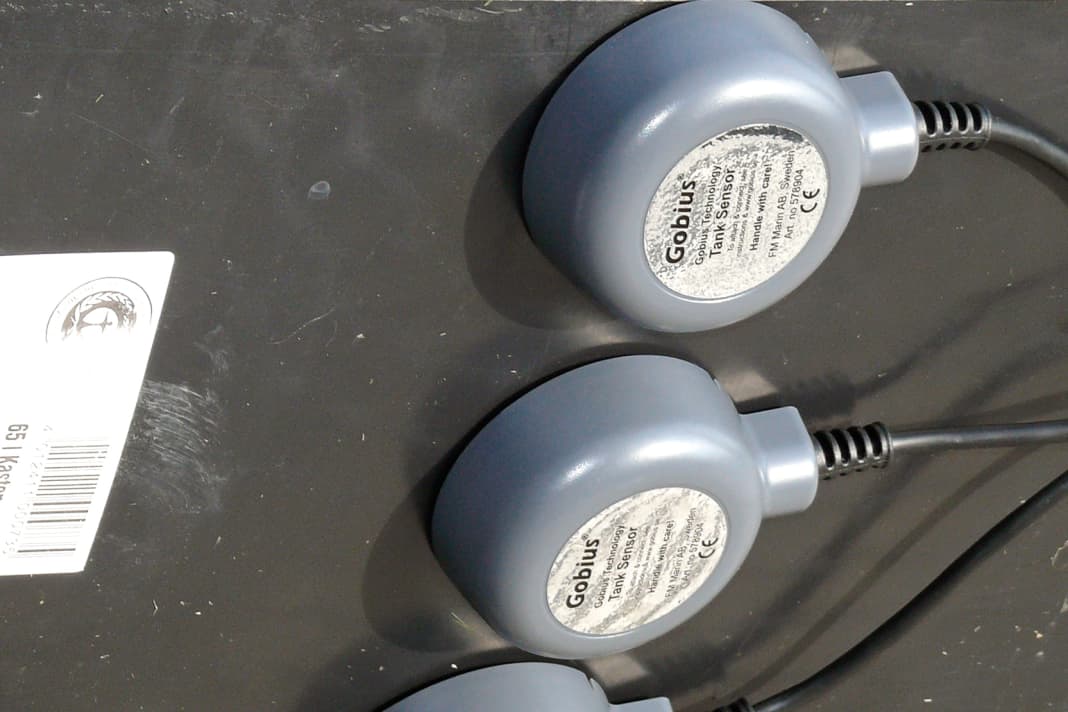 PHILIPPI GOBIUS 4: Tank measurement from the outside. The fill level is determined by means of three sound sensors attached to the outside of the tank