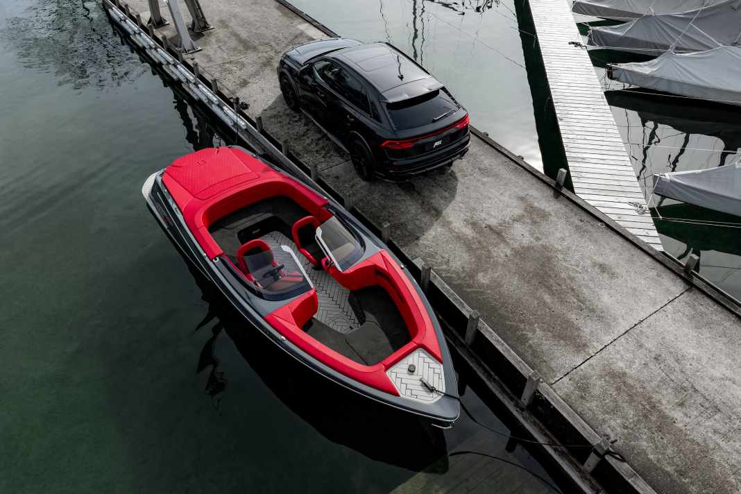 For the M 800-R, the Allgäu tuners from ABT teamed up with the Austrian e-boat professionals from Marian