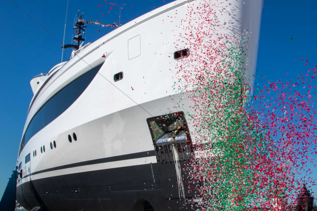 A big hello for "Dagger". Like its sister "Symmetry", the 67 metres have fine outer lines from RWD.