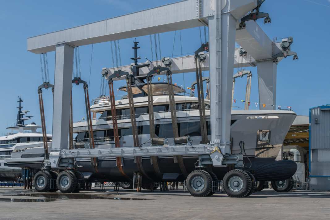 The 42 metres roll towards the water.