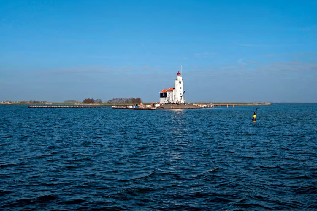 Viel Vorder- und Hintergrund, wenig Leuchtturm.
