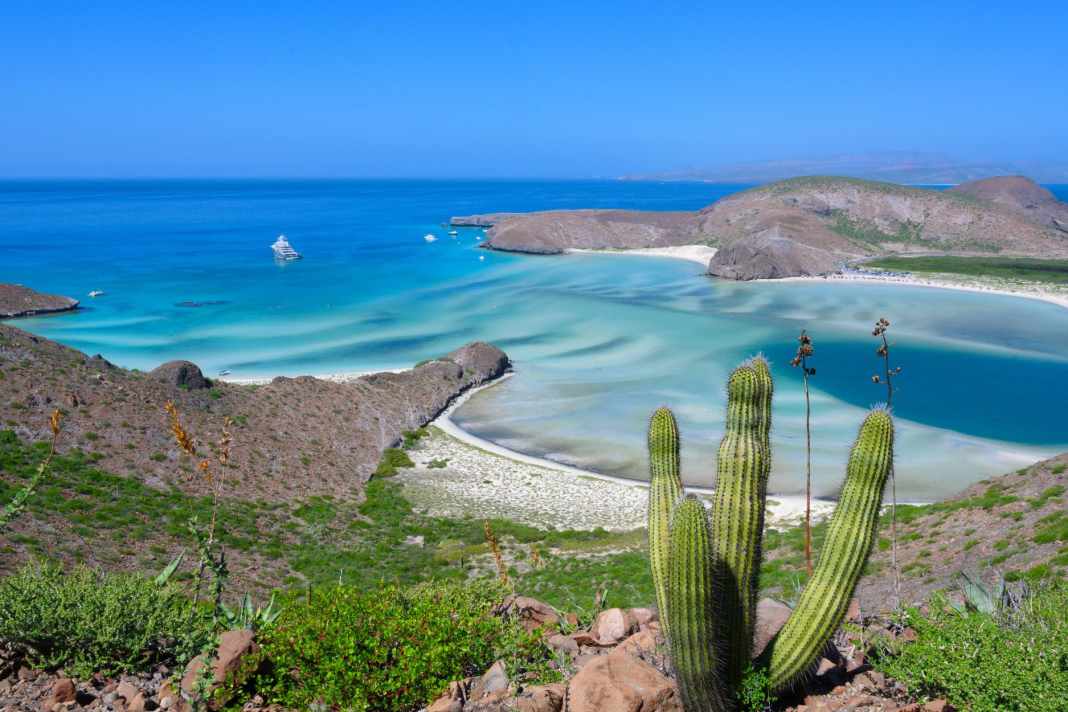 Dream bay Puerto Balandra: The Moorings announces Mexico as a new charter destination