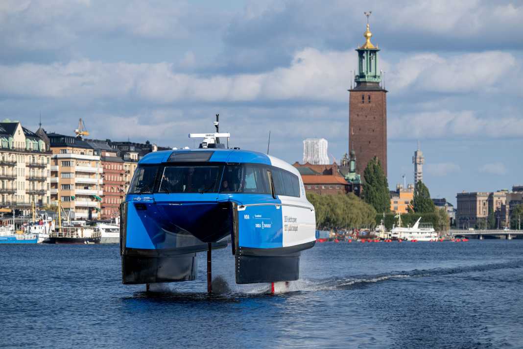 Transports urbains du futur : le Candela P-12 "Nova" est le premier ferry-boat à ailes électriques au monde