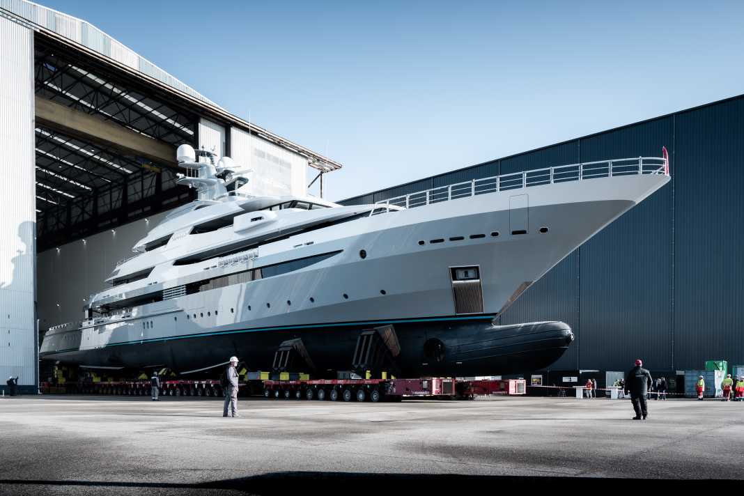 Werft und "Leviathan"-Eiger Gabe Newell gab das umfangreiche Refit in Auftrag. Der Umbau machte aus der erfolgreichen Charteryacht "Tranquility" die Supportyacht "Draak".