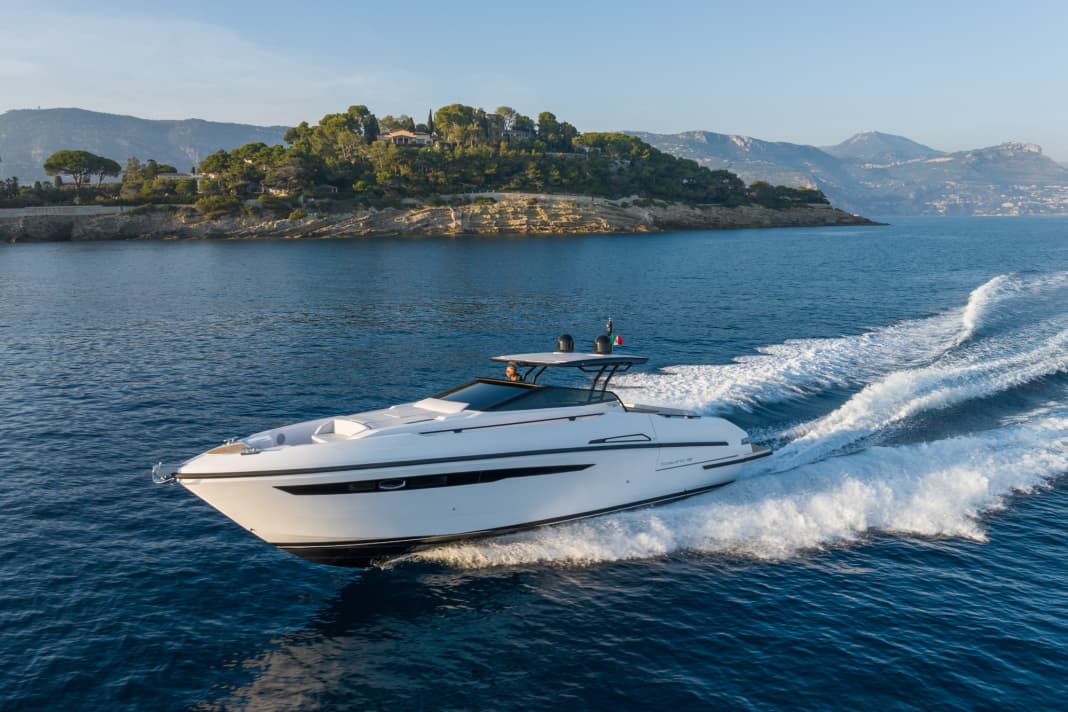 Nachdem die Daytona 35 und die Daytona 50 erfolgreich von Rio Yachts auf den Markt gebracht wurden, folgt nun die Schwester Daytona 45