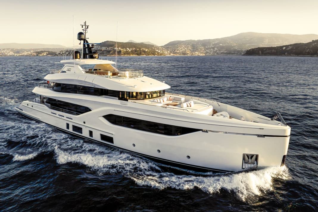 „Ace“: das 44 Meter lange Conrad-Flaggschiff und sein minimalistisches Interior.