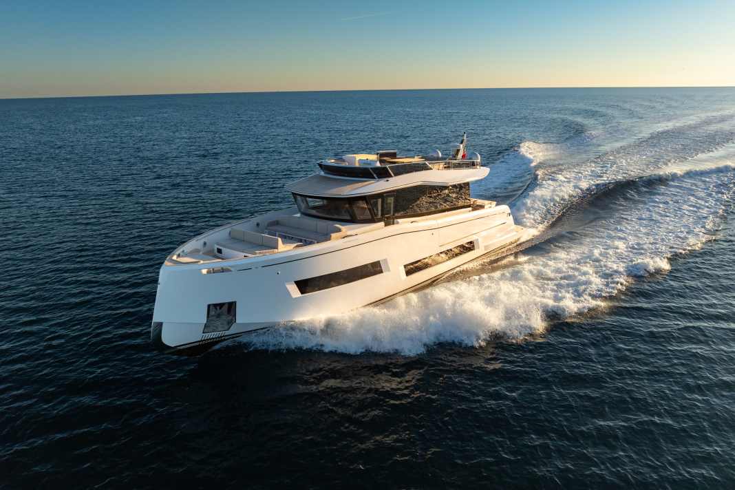 The new Endurance 72 with flybridge