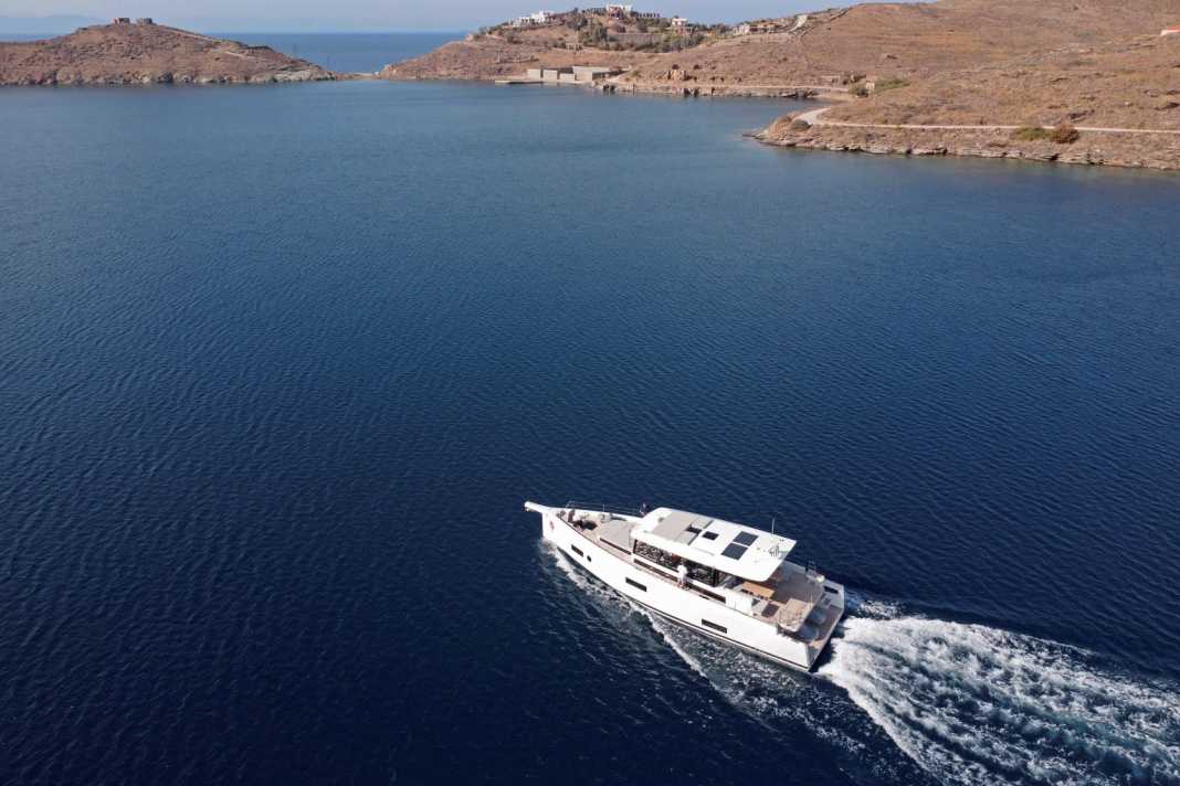 The OT-60 travels economically at around 8 knots