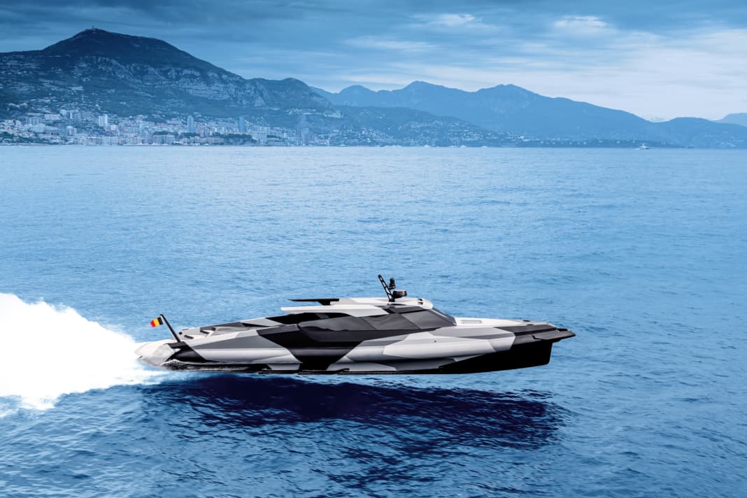 Perfect balance: When only the surface drives and the 1.80 metre-long bathing platform are in contact with the water, the 50-knot mark is easily broken. Up to 104 knots are possible with high-octane petrol.