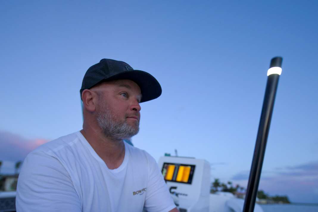 The Wireless Powered Navlight from Scanstrut is a white all-round light for small boats.
