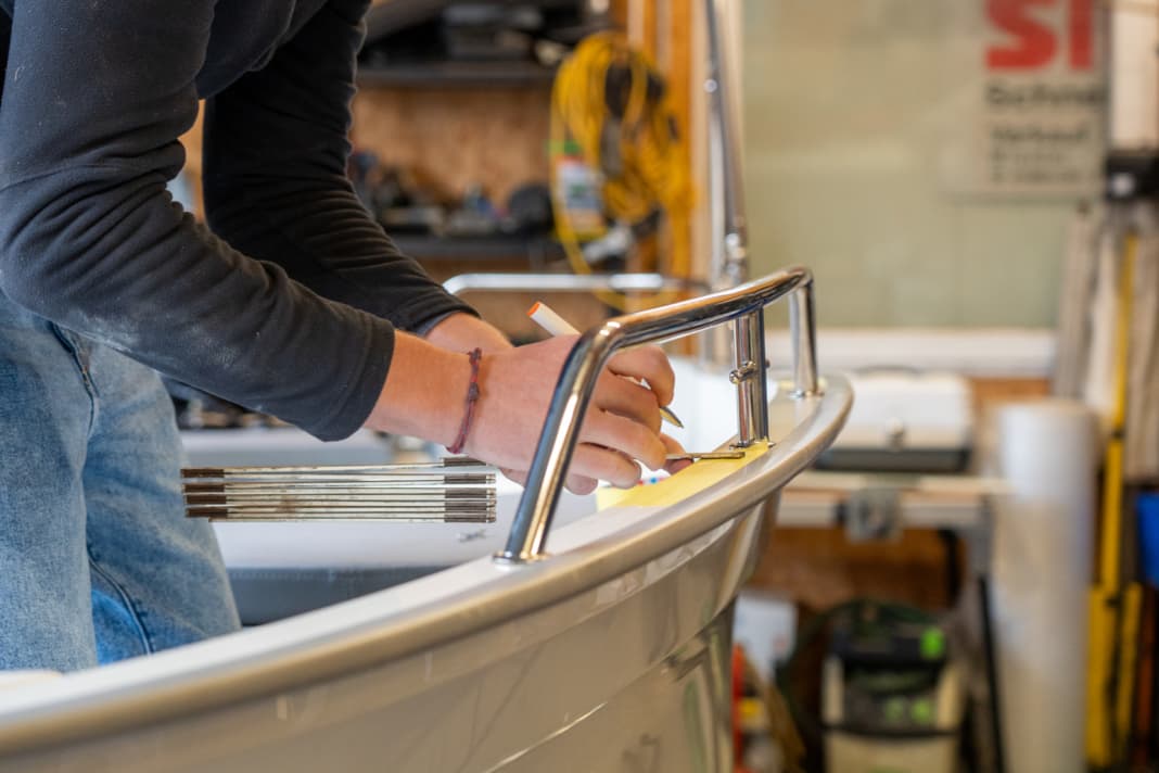 Firstly, the stainless steel mounts must be marked