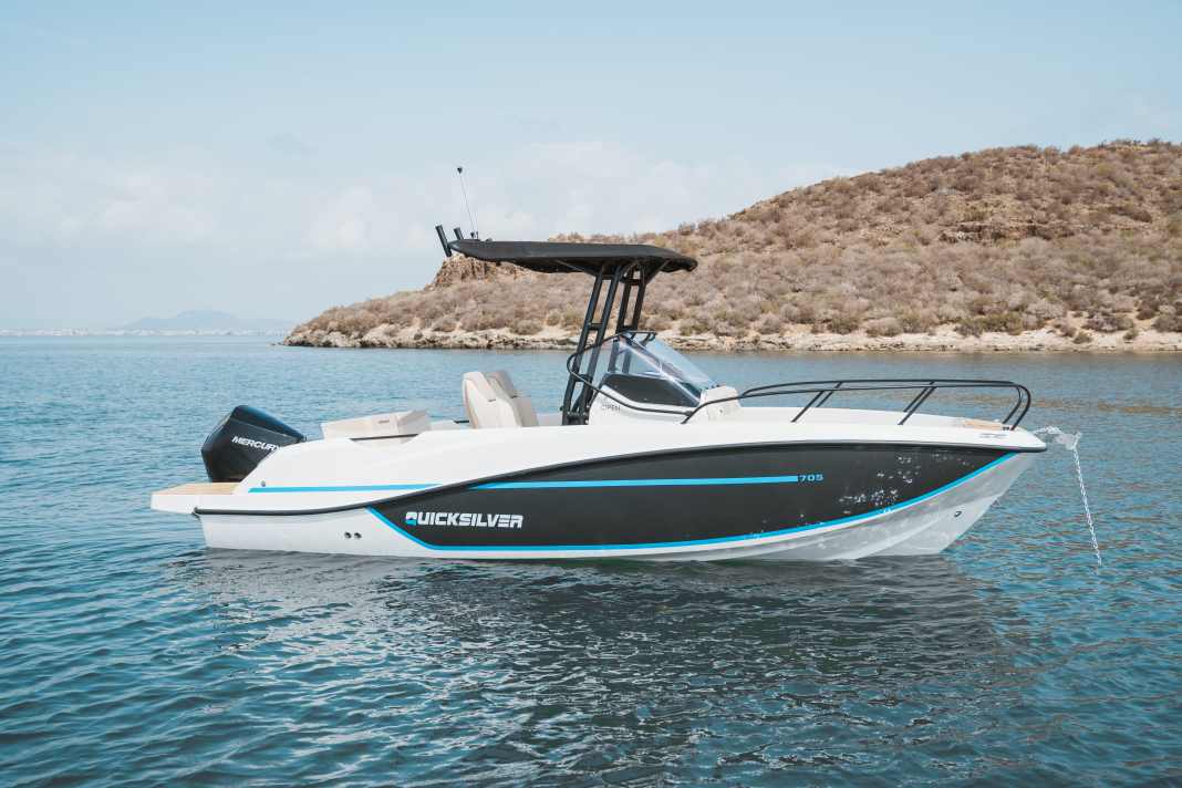 Die neue 705 Open von der Seite