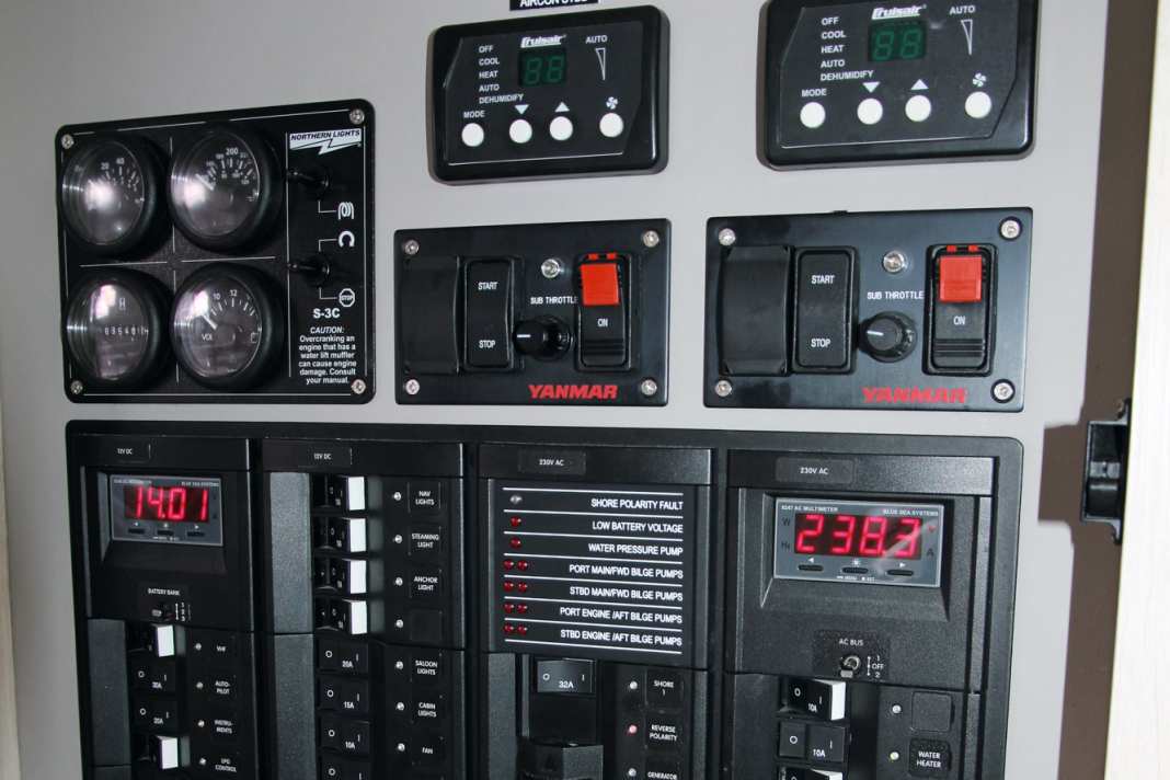 The main control panel is located on the starboard side in the saloon.