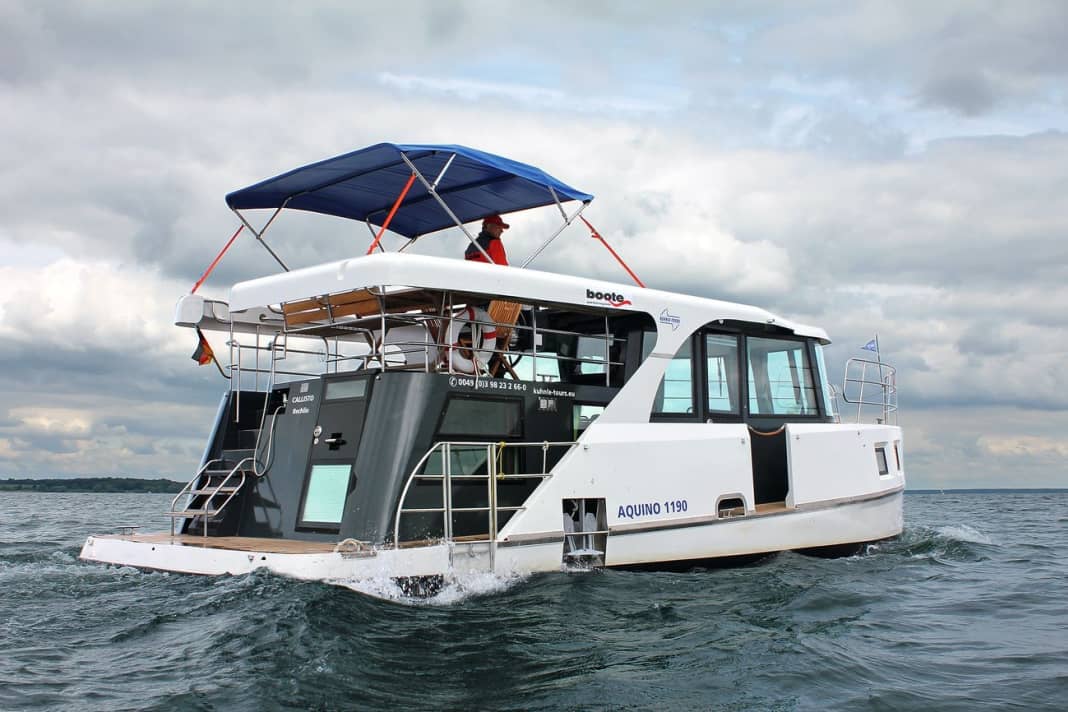 Aquino 1190: Rear view