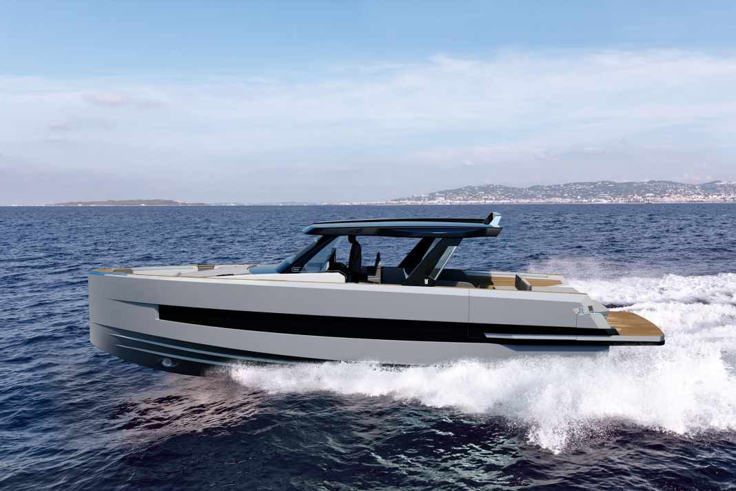 F480: The 14.60 metre glider comes with two engine variants, Volvo Penta IPS 700 (820 kilowatts) or IPS 800 with 895 kilowatts of power. The platform at the rear serves as a bench seat