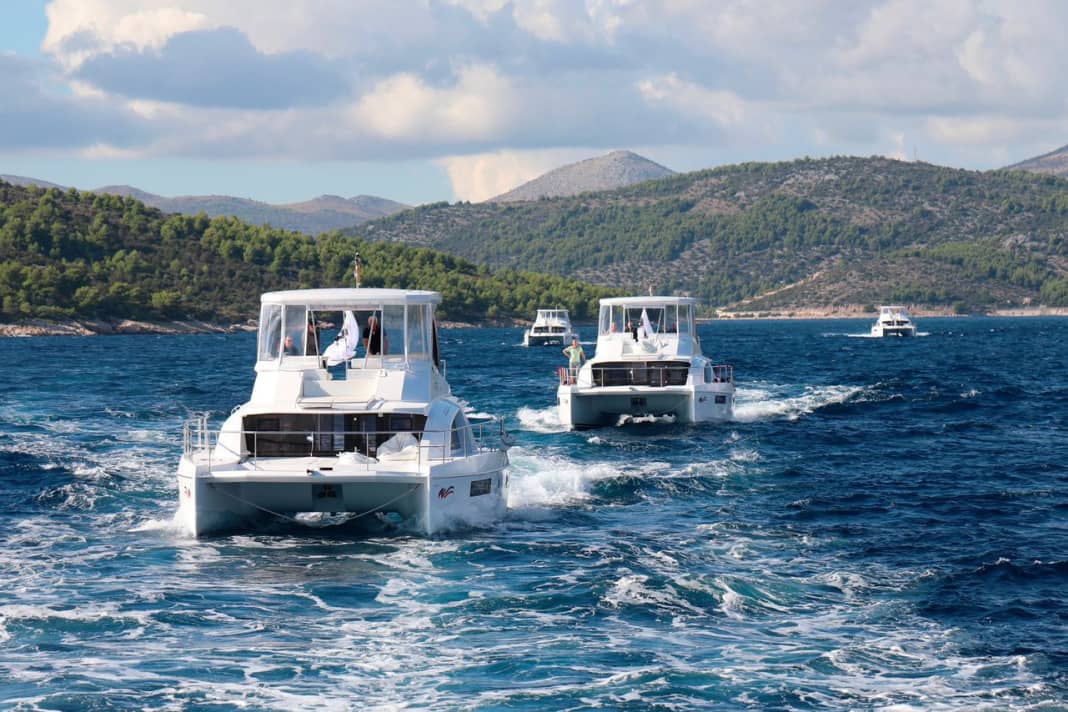 We explain what you should bear in mind when taking over the catamaran for a charter holiday.