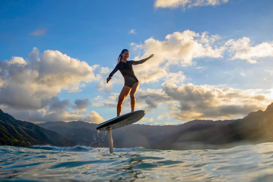 Flying surfboard deals without motor